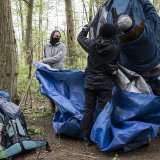 Des activistes écologistes protestent contre l'extension d'une décharge à Rümlang (ZH).